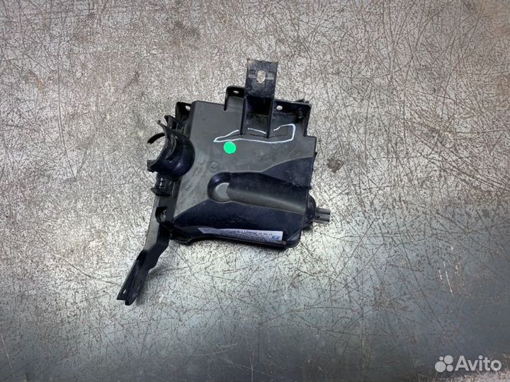 Корпус блока предохранителей Peugeot 208 хэтчбек