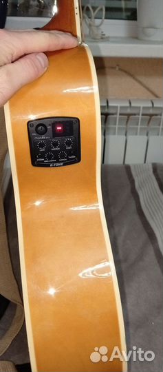 Электроакустическая гитара