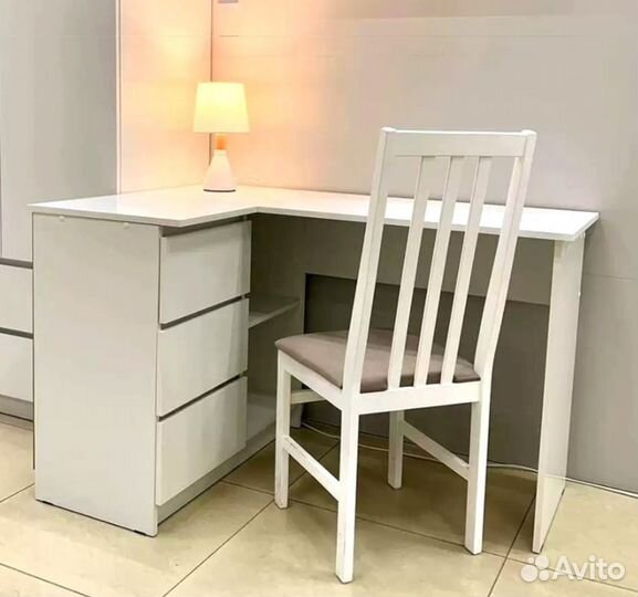 Письменный стол в наличии