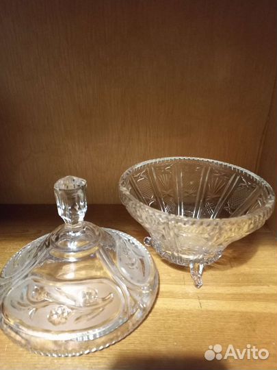 Хрустальная ваза конфетница на ножках