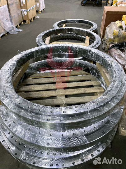 Опорно-поворотный круг Komatsu PC230LC-6