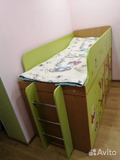 Кровать с матрасом