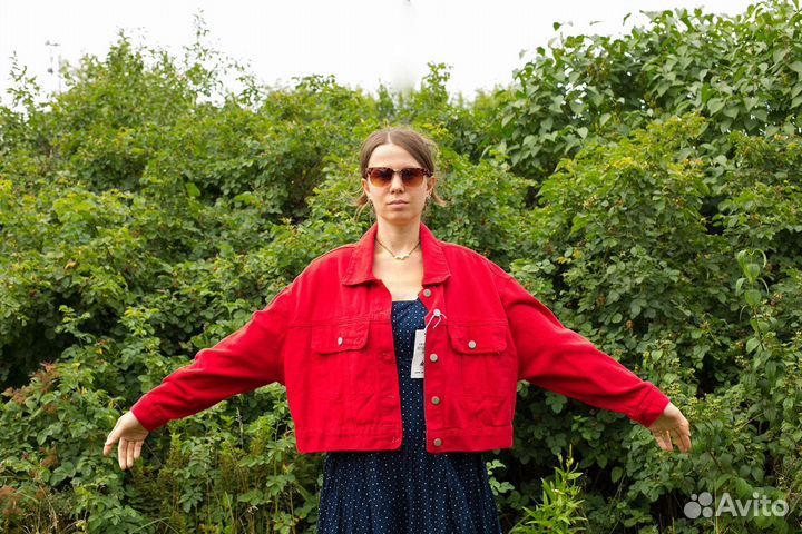 Женская красная джинсовая куртка 50-52 новая