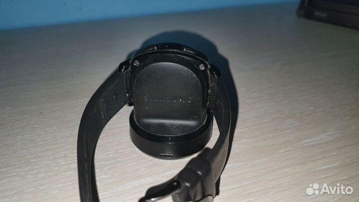 Умные часы Samsung gear sport