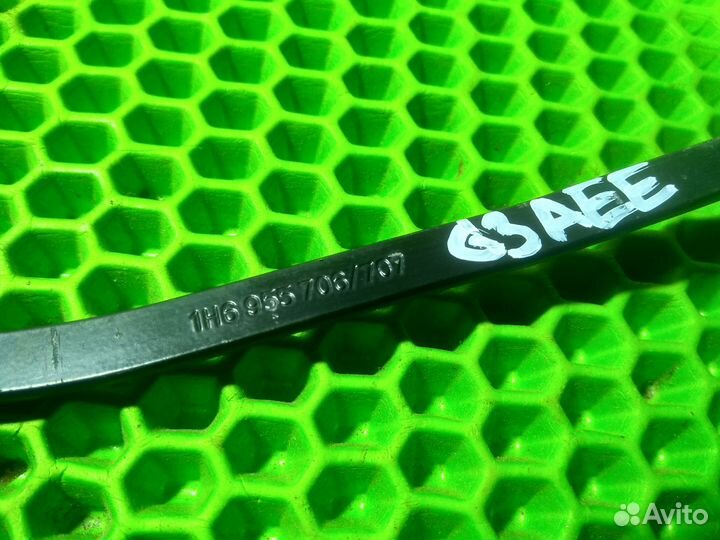 Поводок стеклоочистителя задний Golf 3