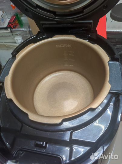 Мультиварка bork U701