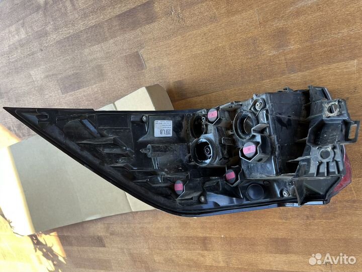 Фонарь задний левый toyota rav4