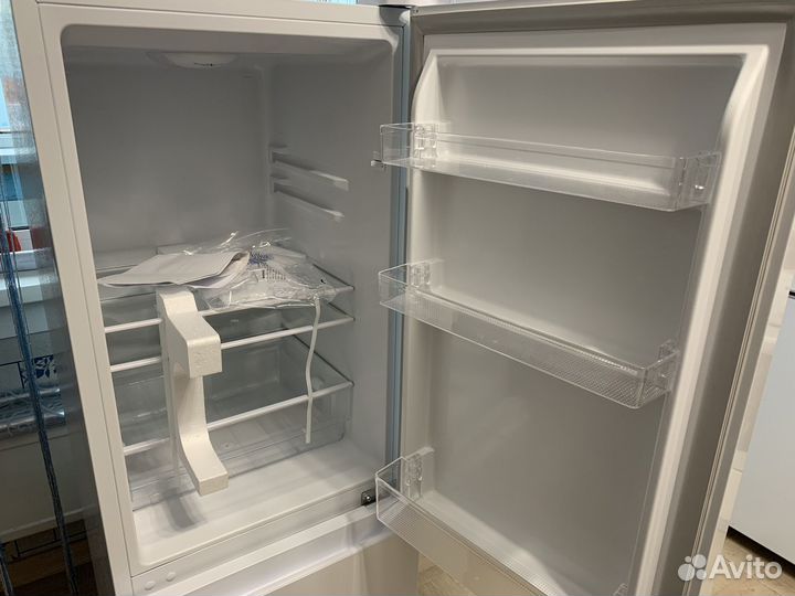 Холодильник новый