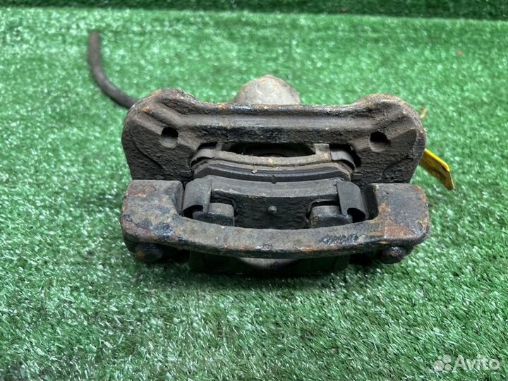 Тормозной суппорт задний левый Kia Ceed ED