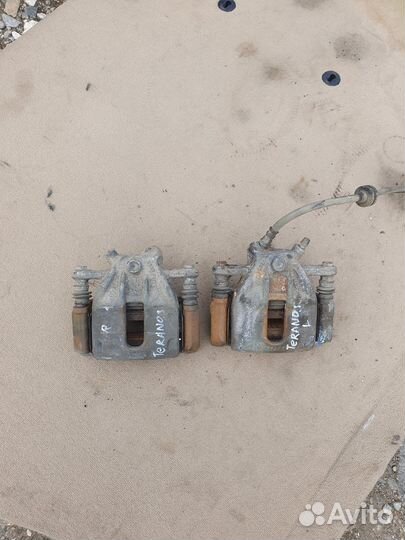 Суппорт Nissan terrano 3 1.6