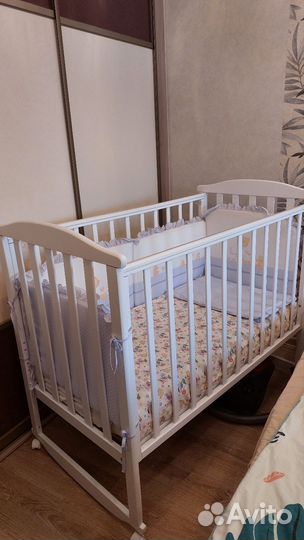 Детская кроватка