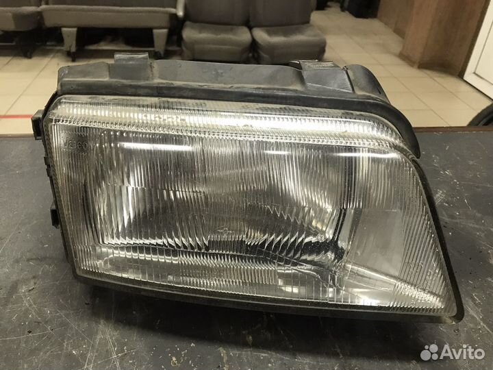 Фара правая Audi A4