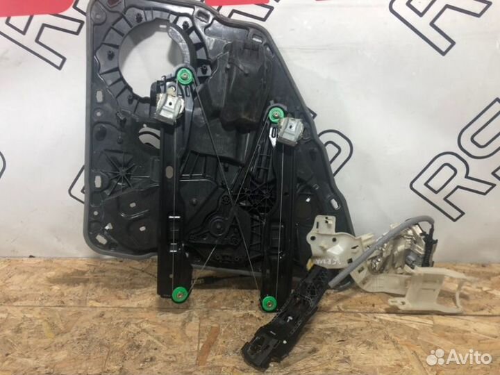 Стеклоподъемник задний правый Volkswagen Touareg 2
