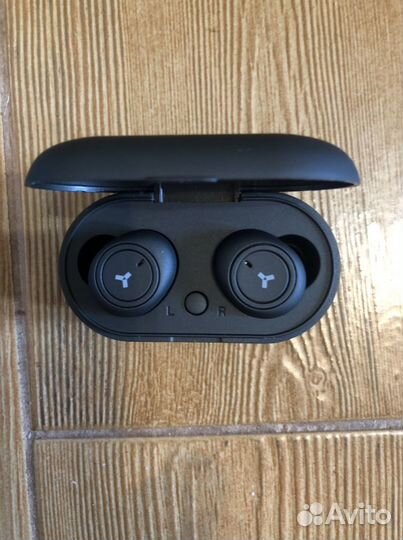 Беспроводные наушники Denim TWS