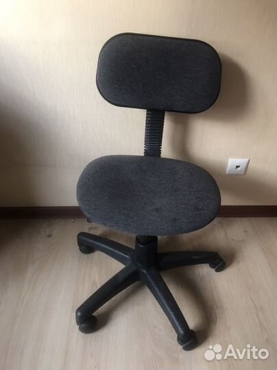Офисный стул небольшой