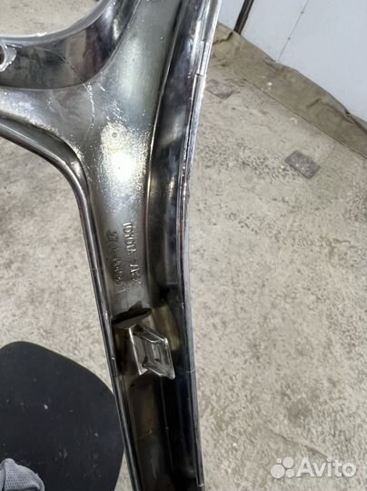 Нижний хром решетки камри 55 оригинал