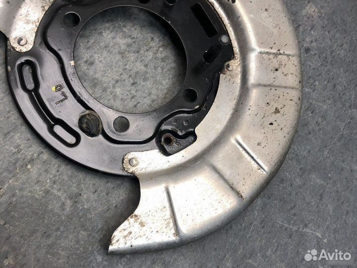 Щит диска задний левый Hyundai Genesis G80 2014