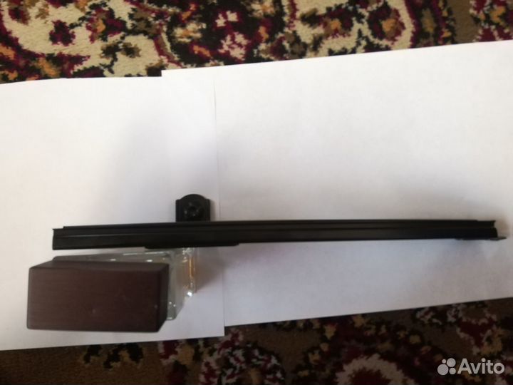 Направляющая стекла rav4