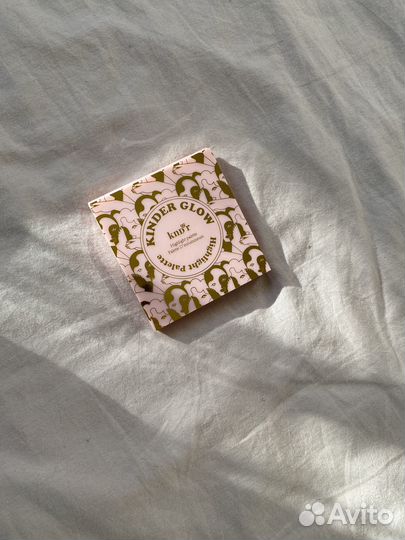 Палетка хайлатеров kndr Beauty Kinder Glow