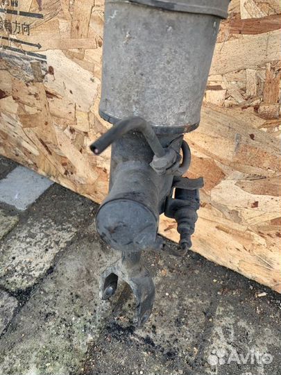 Пневмостойка передняя правая Audi A6 C6 универсал