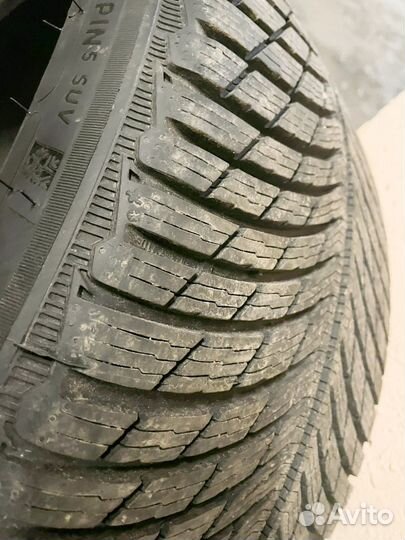 Michelin Alpin 5 255/40 R21