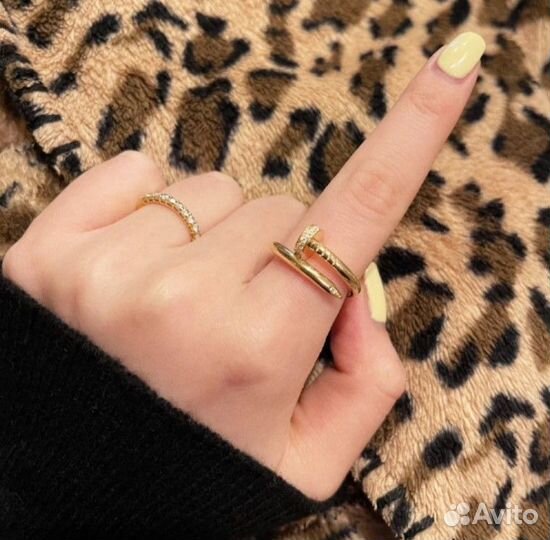 Золотое кольцо Cartier (гвоздь)