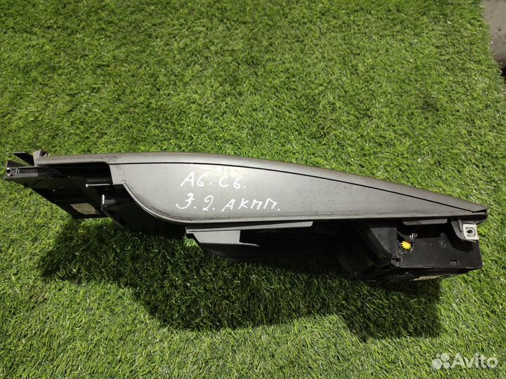 Консоль салона (центральная часть) A6 4F/C6