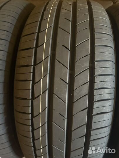 Kumho Ecsta HS52 225/50 R17