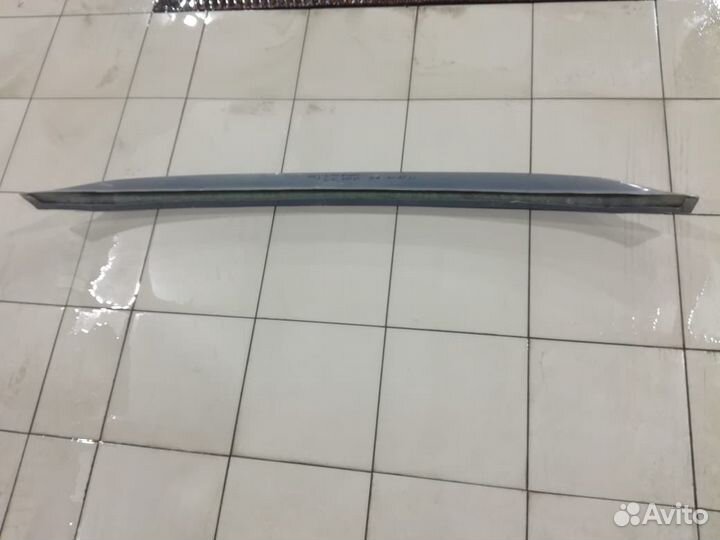 Спойлер под стекло Тайота Ленд Крузер 200