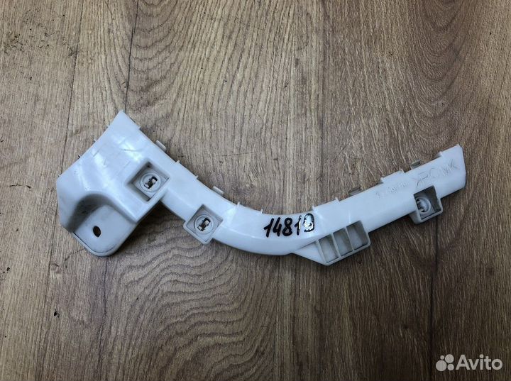 Направляющая заднего бампера Mitsubishi Asx 2010+