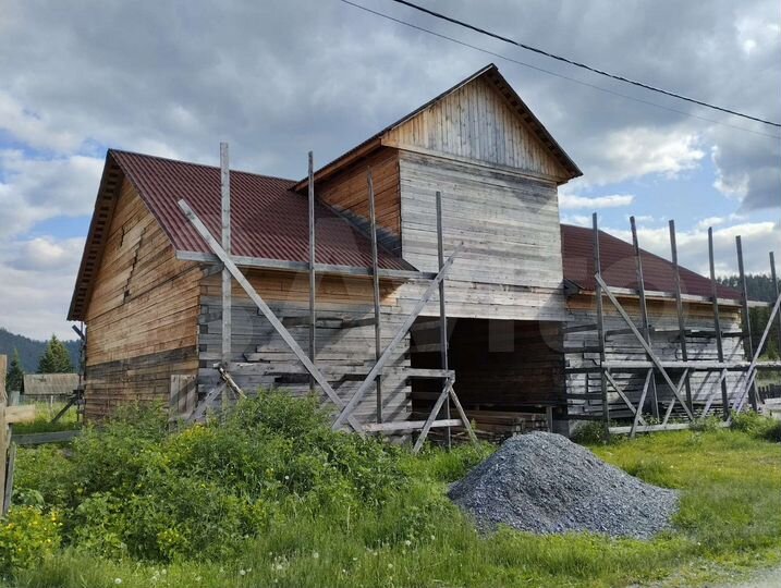 Дом 250 м² на участке 16 сот.