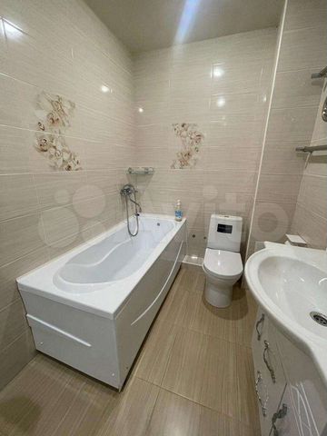 2-к. квартира, 70 м², 2/10 эт.