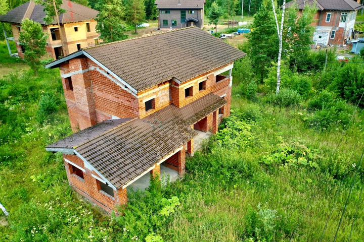 Дом 270 м² на участке 15 сот.