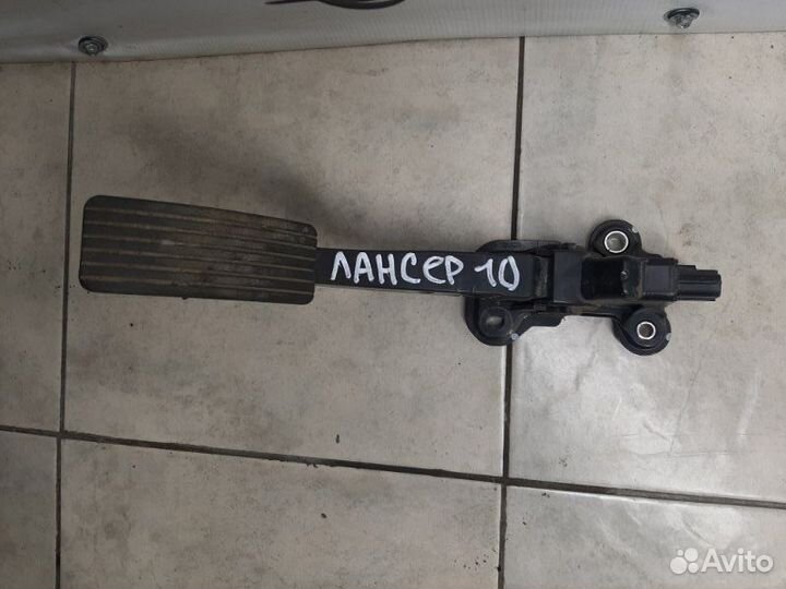 Педаль газа Mitsubishi Lancer 10 2.0 4B11 2008