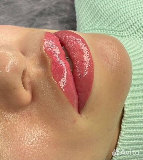 Перманентный макияж (татуаж )