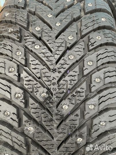Nokian Tyres Hakkapeliitta 10p SUV 235/65 R17
