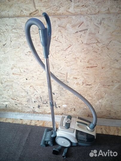 Пылесос vitek vt1833