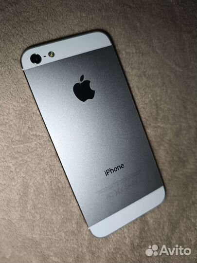 Телефон iPhone 5s или 5