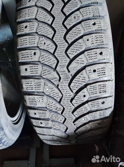 Bridgestone Blizzak Spike-01 225/50 R17