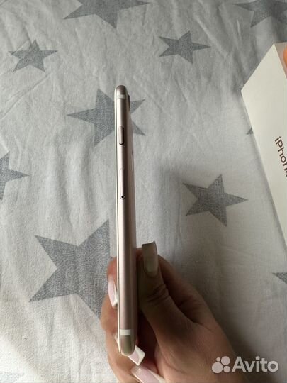 Телефон iPhone 7