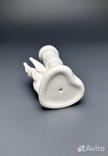 Фарфоровый подсвечник