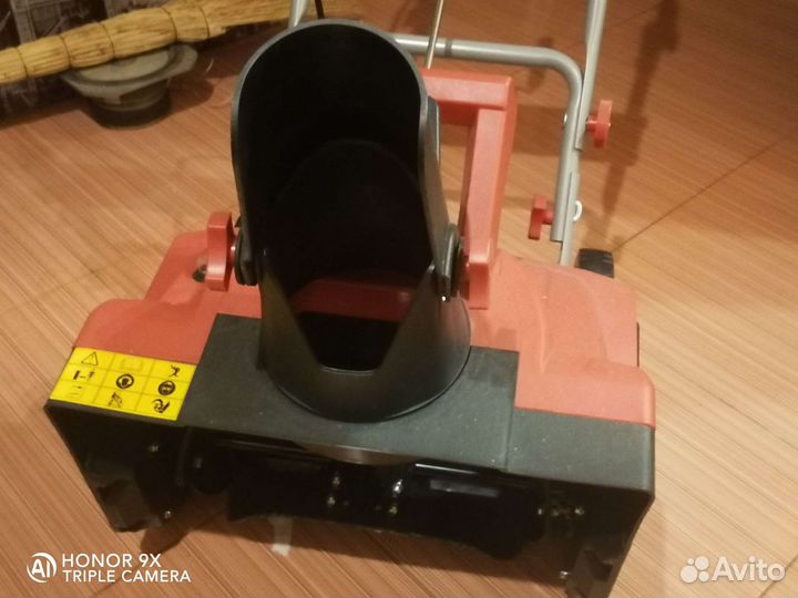 Снегоуборучная машина электро