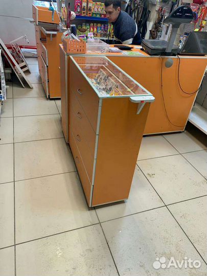 Торговые витрины с ящиками для хранения