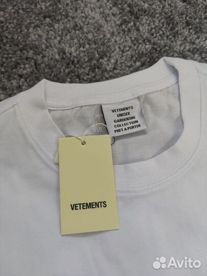 Футболка vetements call me белая