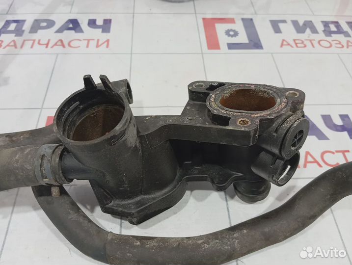 Корпус термостата Volkswagen Golf (Mk4) 032121111BA