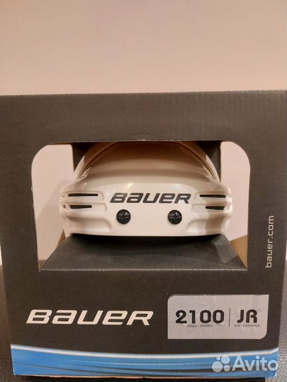 Хоккейный шлем