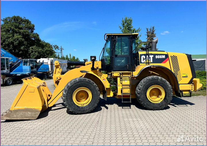 Левое стекло на Caterpillar 950 962 963 966 972