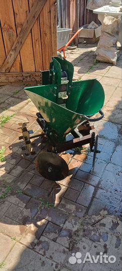 Картофелесажалка для мотоблока