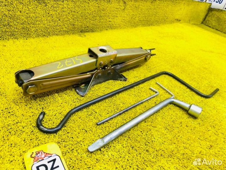 Домкрат задний Suzuki Jimny Wide 145331