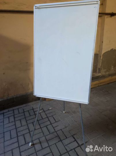 Магнитно-маркерная доска (Флипчарт)